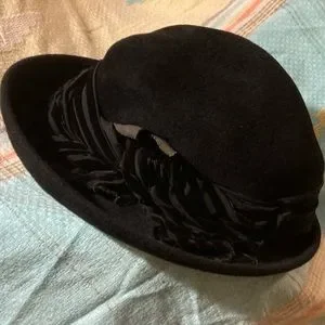 Louise Green | Accessories | Louise Green Santa Monica Black  display picture 1